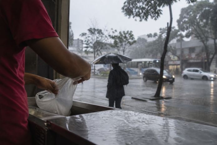 Paraná enfrenta sequência de temporais até sábado, regiões Oeste e Noroeste mais afetadas