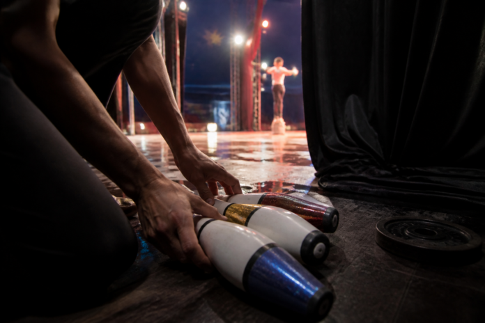 Arapongas recebe festival de artes cênicas com teatro, dança e circo de 14 a 27 de setembro