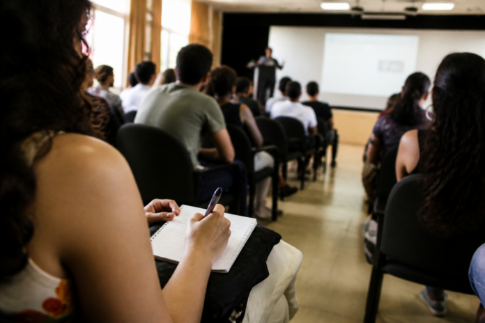 Cresol Raiz encerra programa Juventude Conectada com prêmios e viagem ao Paraná