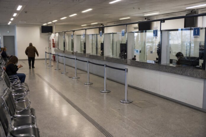 Detran de Perobal fecha sem prazo para reabertura, atendimento passa para Umuarama