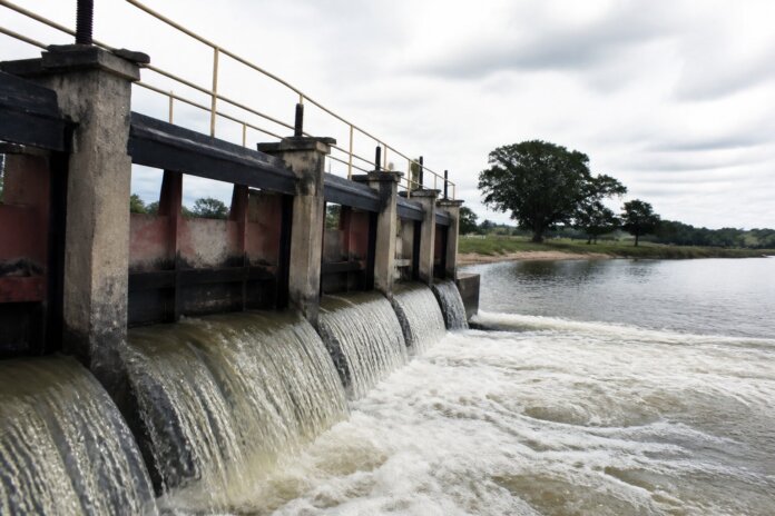 Prudentópolis abre comportas do lago antes de chuva que pode passar de 190 mm