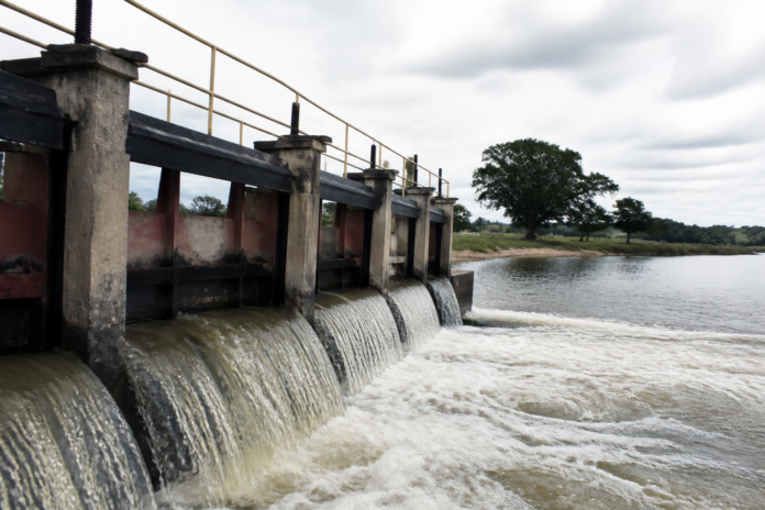 Prudentópolis abre comportas do lago antes de chuva que pode passar de 190 mm