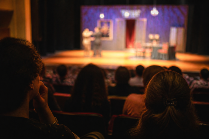 Cão Vadio volta ao Teatro José Maria Santos com temporada gratuita de 9 a 20 de setembro