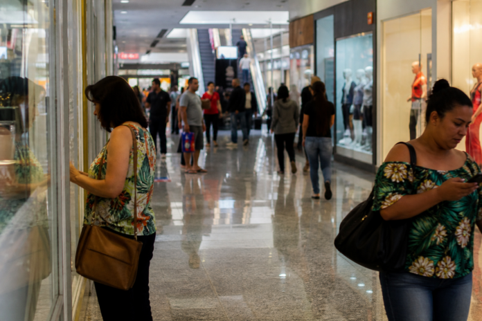 Shopping Curitiba completa 30 anos com novas lojas e promoções até fim de setembro