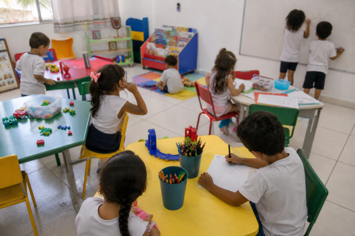 Sesc Paranaguá oferece bolsas gratuitas em educação infantil para crianças de 3 a 5 anos