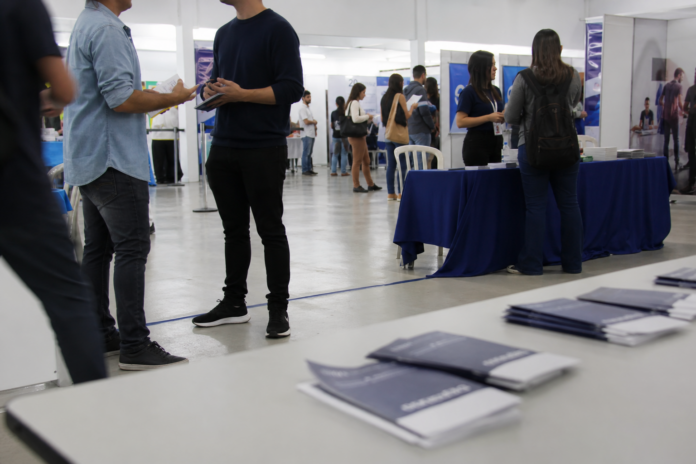Inclui Day oferece 300 vagas para pessoas com deficiência em Maringá nesta sexta
