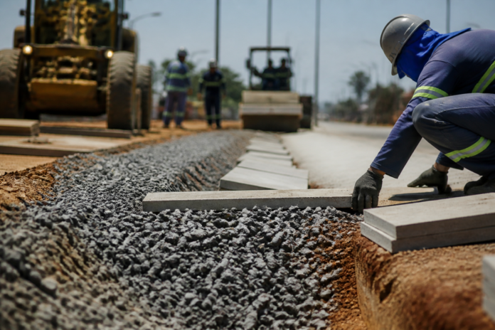 Paranaguá recebe R$ 15,7 milhões em pavimentação de concreto em duas avenidas