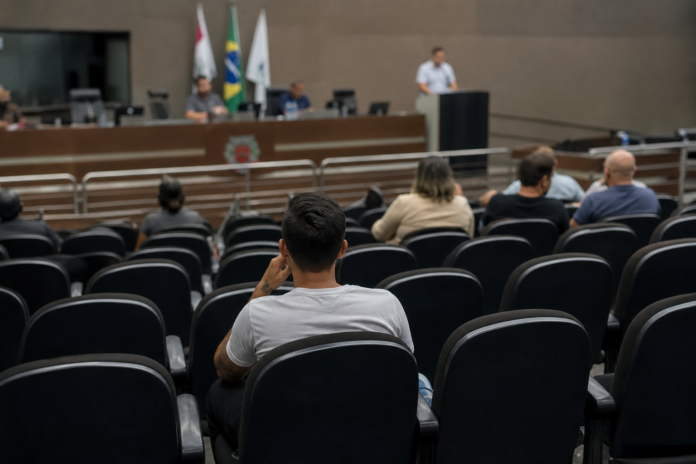 Câmara de Ponta Grossa discute saúde mental e prevenção do suicídio