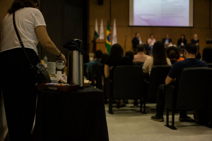 FAG Toledo discute 20 anos da Lei Maria da Penha com autoridades e juízes
