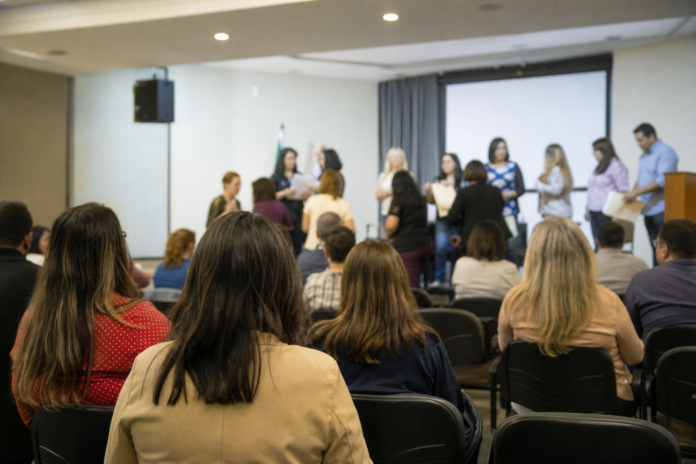 Prudentópolis entrega recursos do camarote da FENAFEP a sete entidades beneficentes