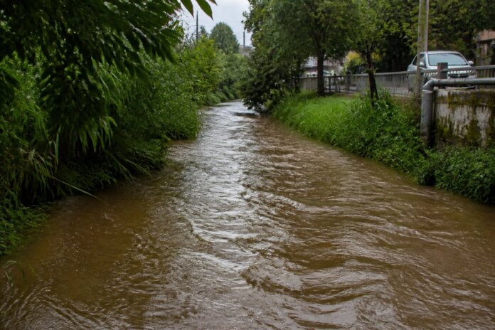 Chuva de até 70 mm eleva Córrego Progresso em Francisco Beltrão, Rio Marrecas permanece baixo