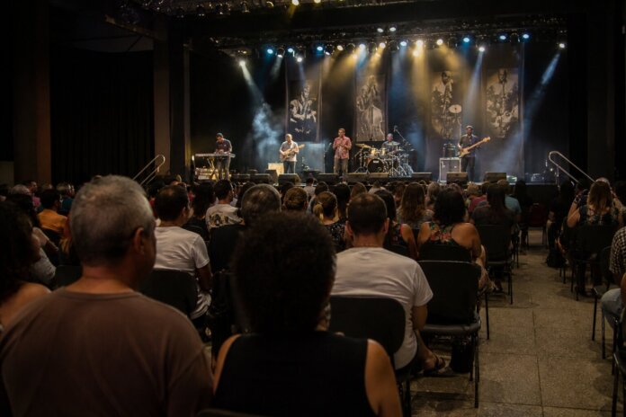 Sarandi anuncia artistas que abrem shows da Exporandi 2026, Banda Agnus e Henrique Strada vencem seleção