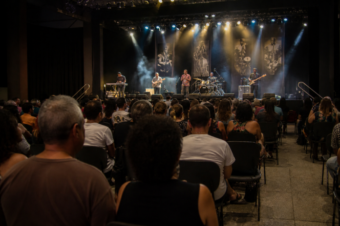 Sarandi anuncia artistas que abrem shows da Exporandi 2026, Banda Agnus e Henrique Strada vencem seleção