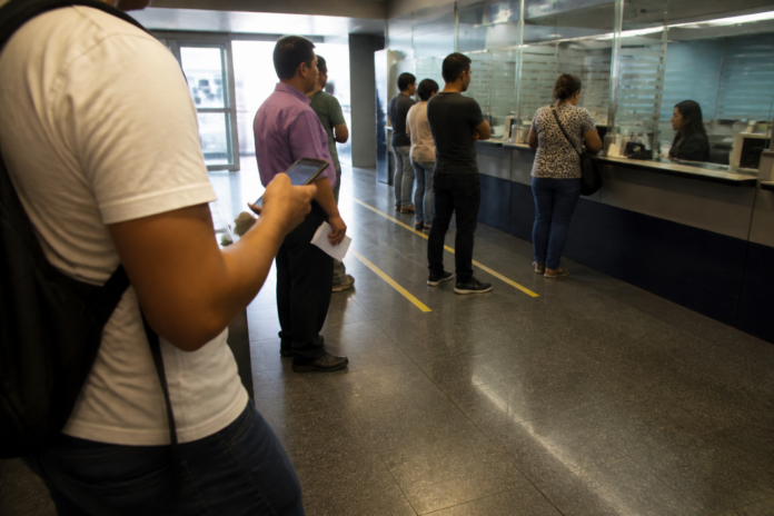 Poupança perde R$ 10,5 bilhões em agosto com saques acima de depósitos