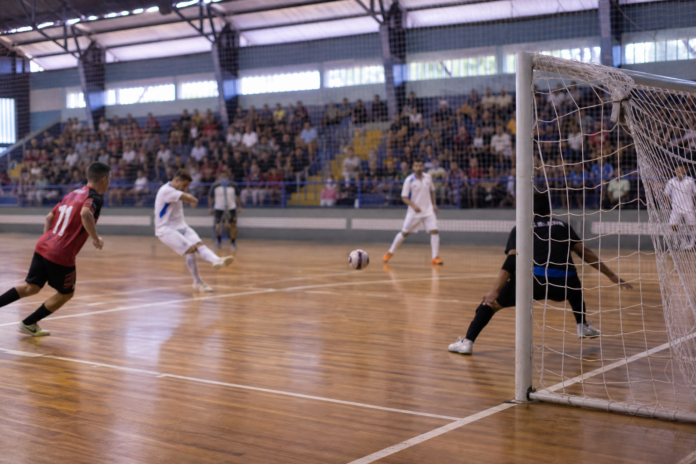 VKR Araucária goleia Toledo e se classifica na segunda fase do Paranaense de Futsal