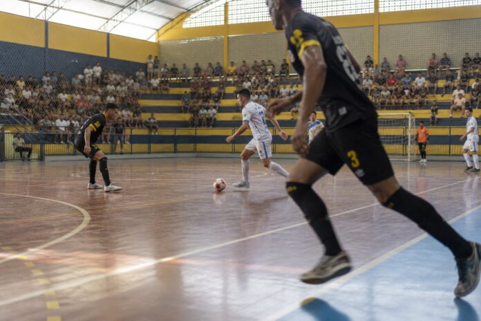 VKR Araucária goleia Toledo e avança na Série Bronze do Paranaense de Futsal