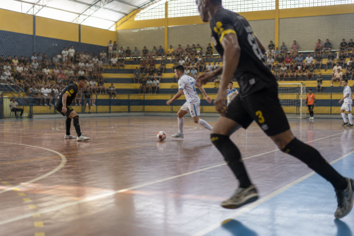 VKR Araucária goleia Toledo e avança na Série Bronze do Paranaense de Futsal