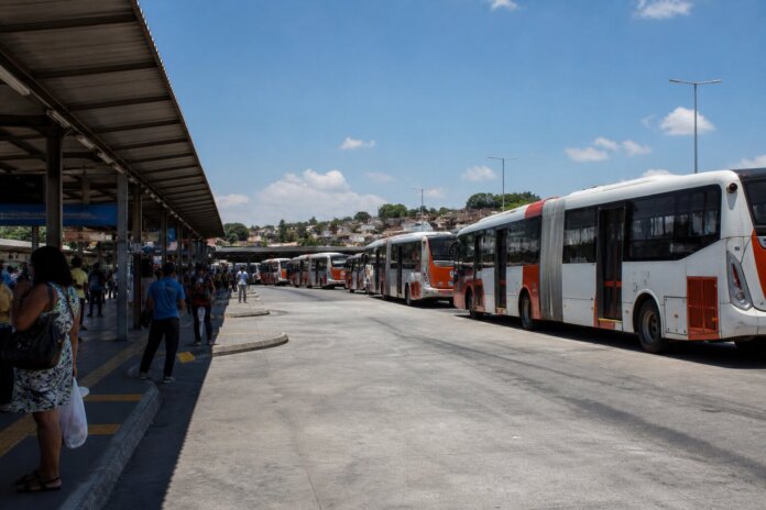 Fazenda Rio Grande recebe 37 ônibus articulados para Curitiba