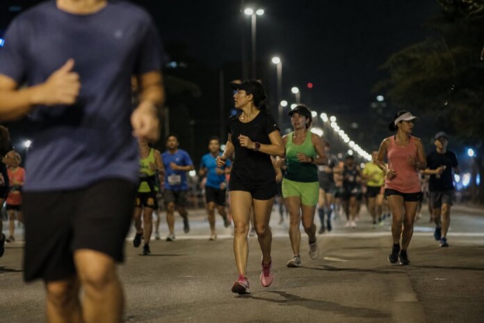 Corrida e caminhada Outubro Rosa movimenta Paranaguá em prol do Instituto Peito Aberto