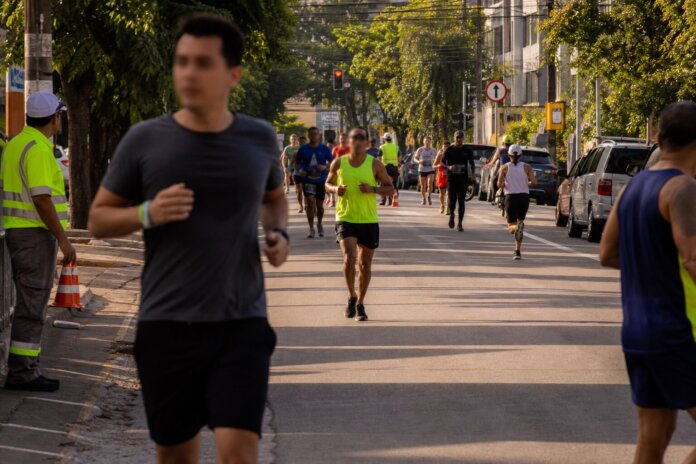 Duas corridas de rua alteram trânsito em Curitiba neste domingo