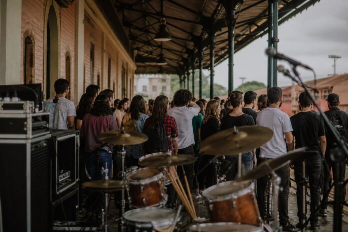 A Banda Mais Bonita da Cidade toca no Sesc Estação Saudade no sábado pelos 80 anos da instituição