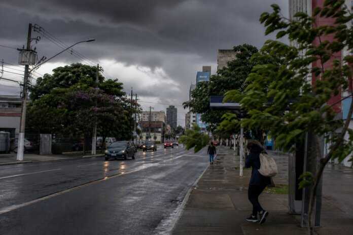 45 municípios do Paraná em alerta para tempestades severas nesta sexta, Toledo na mira