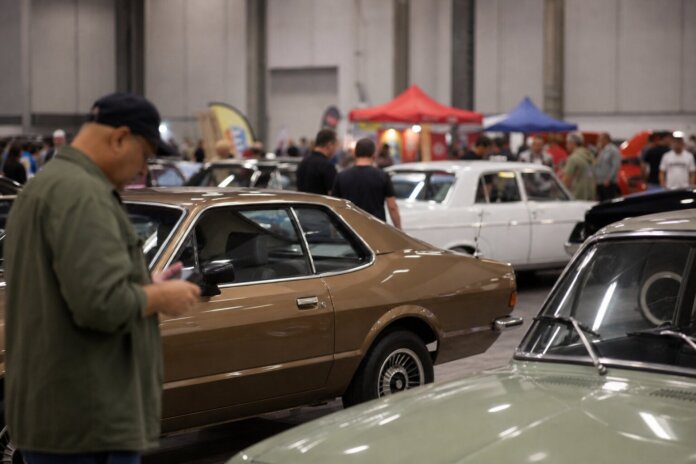 Arapongas recebe 1º Encontro de Autos Antigos com carros clássicos, shows e praça de alimentação