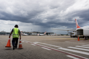 Temporal cancela voo e desvia 5 aeronaves no Afonso Pena, 2 mil passageiros afetados