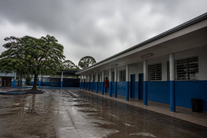 Aulas suspensas na Grande Curitiba nesta sexta por risco de ciclone
