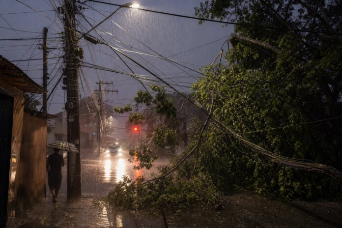 Energisa oferece atendimento 24h durante semana de chuvas fortes em Guarapuava