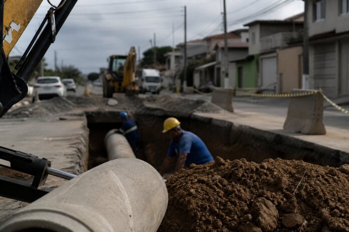 Rompimento de adutora afeta abastecimento de água em Almirante Tamandaré neste sábado