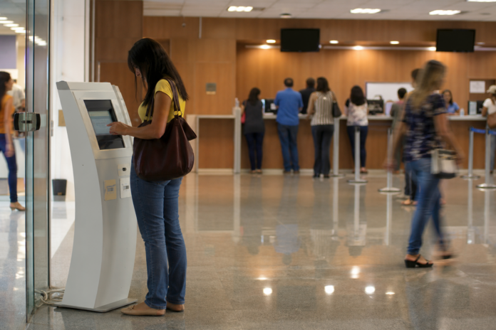 Sanepar abre totem de autoatendimento na Prefeitura de Ponta Grossa