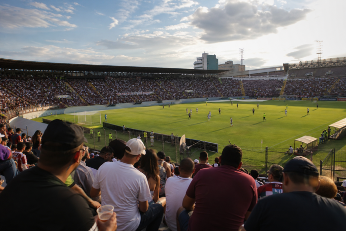 Coritiba e Athletico disputam vaga internacional no Couto Pereira nesta sexta