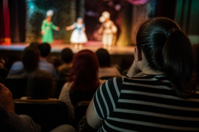 Miraculous Ladybug chega ao Teatro Positivo neste sábado com musical em família