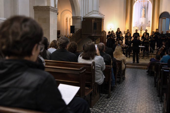 Camerata Antiqua leva América Latina à Capela Santa Maria com regente argentina