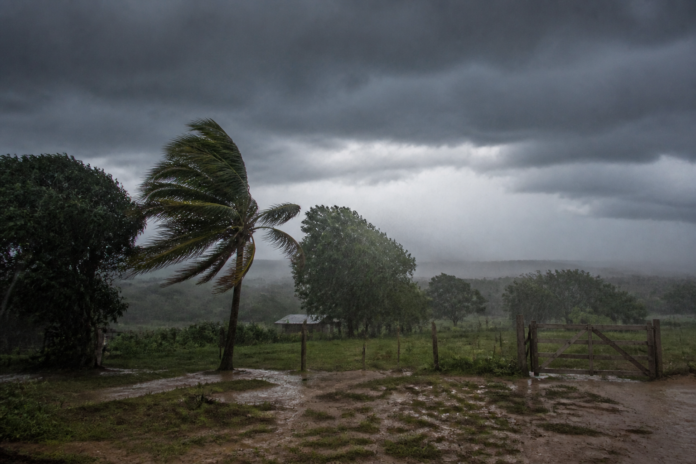 8 regiões do Paraná estão em alerta vermelho para tempestades nesta quinta (10)