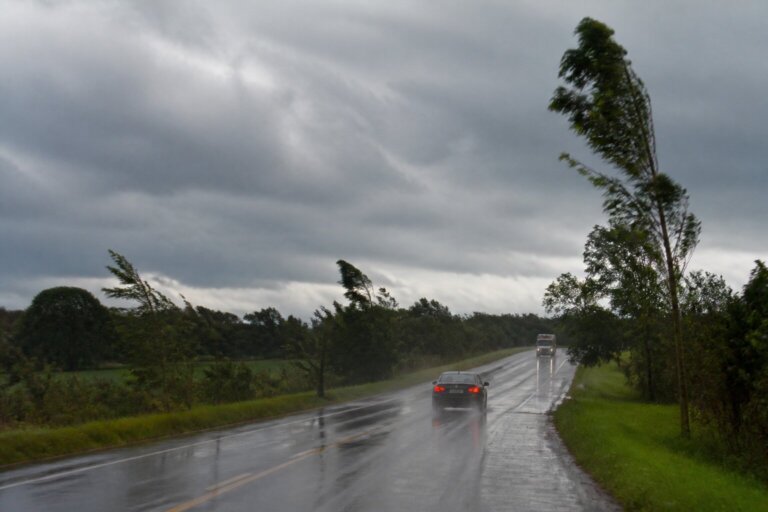 Temporais se afastam do Paraná, frio chega com mínimas de 4°C no sul