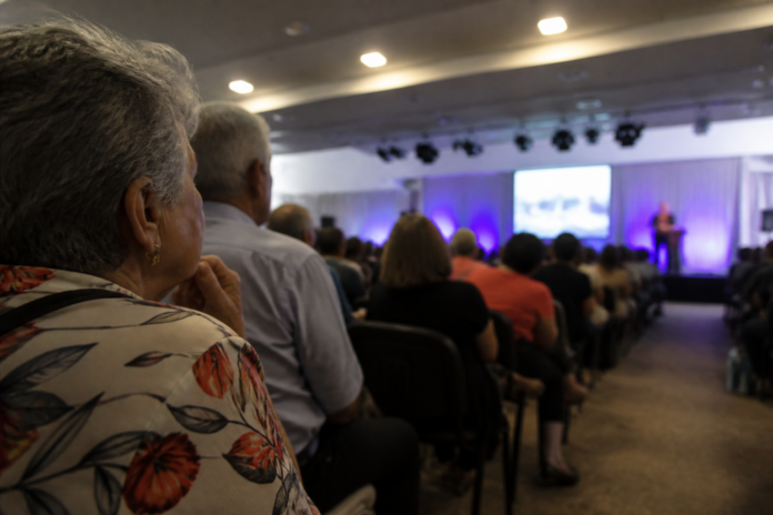 Palestra gratuita sobre saúde mental para idosos em Paranavaí no dia 22 de setembro