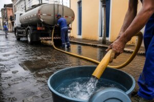 Sanepar mobiliza força-tarefa para restabelecer água em cidades atingidas por chuvas