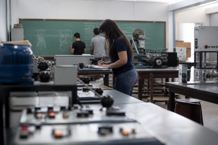 UTFPR abre 2 vagas para professores substitutos de Engenharia em Guarapuava