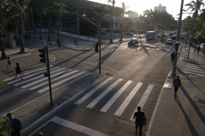 Prudentópolis inicia testes de novo sistema semafórico no centro