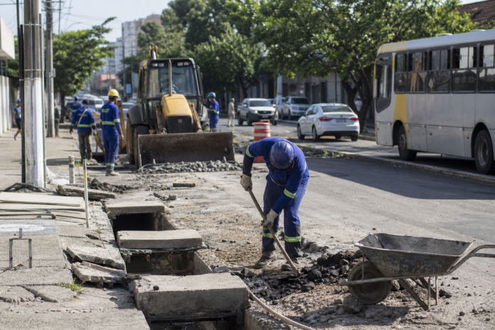Colombo mobiliza equipes para recuperar ruas e estradas após chuvas intensas