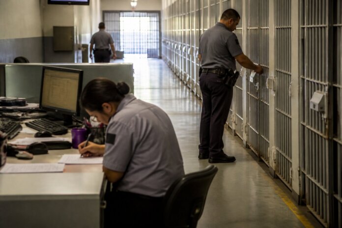Sexto fugitivo da Cadeia de Castro se apresenta voluntariamente, dois continuam procurados