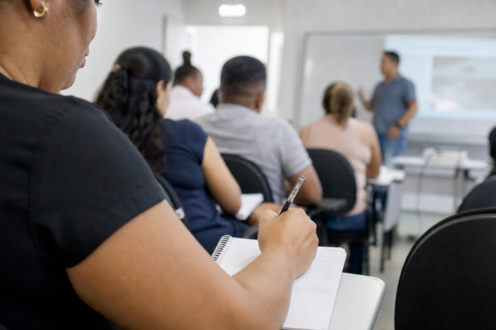 105 jovens da Ilha dos Valadares participam de capacitação para o setor portuário
