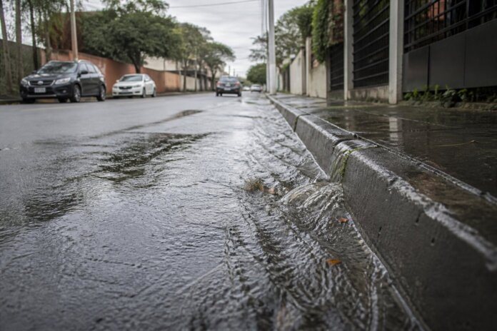 Paranavaí registra até 34 mm de chuva em 24 horas, Jardim Ipê é o mais atingido