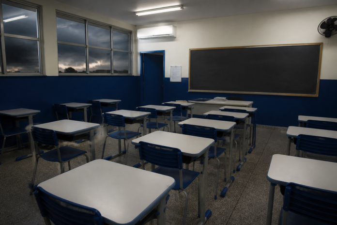 Maringá suspende aulas à noite por previsão de temporais nesta sexta