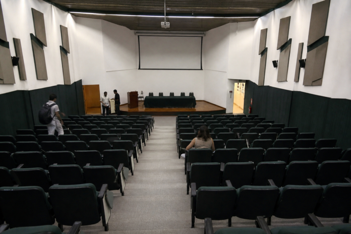 Debate sobre golpe no Chile na UEM é adiado por mau tempo