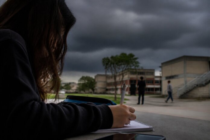 Unipar e Unialfa suspendem aulas em Umuarama por alerta de tempestades