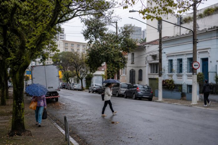 Temperaturas caem em Londrina após passagem de frente fria, mínima chega a 11°C