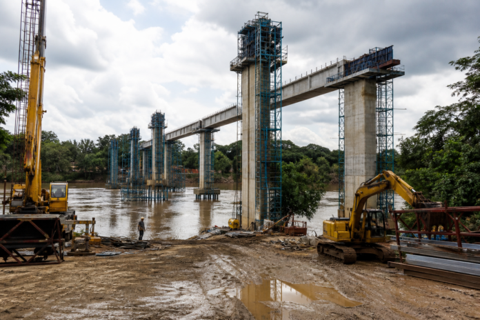 Ponte sobre Rio Monday está 45% pronta, abertura total da Integração depende dela